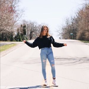 Cropped Hanes sweatshirt